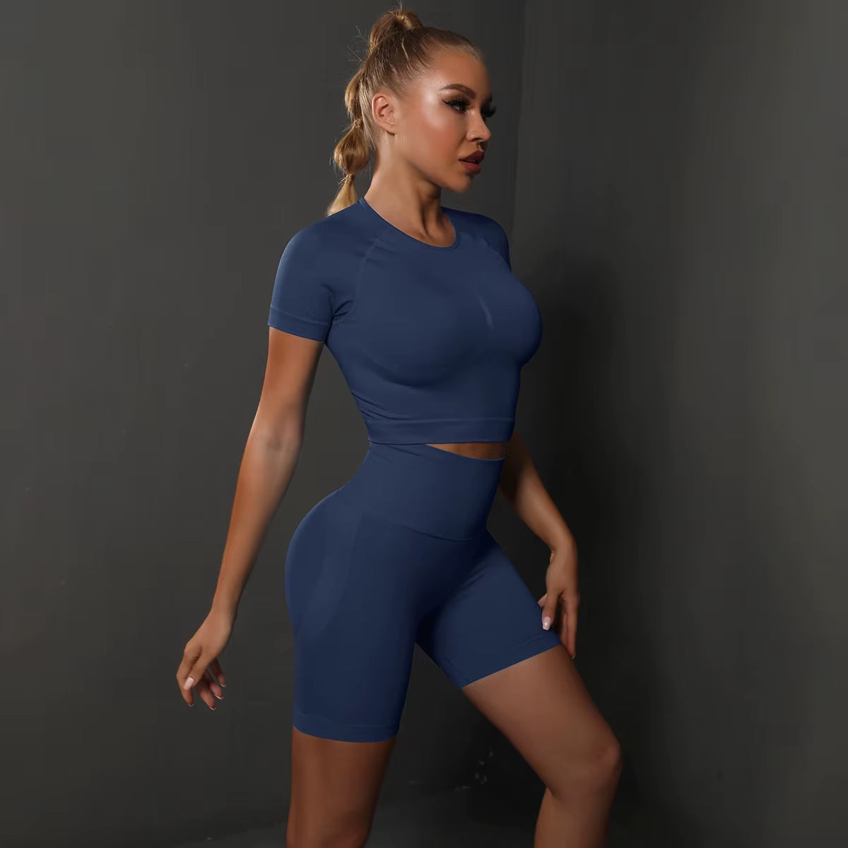 Hot Sale Women Short Athletic Wear Solid Seamless Sports Quick Drying Breathable High Elastic Peach Hip Shorts Yoga Set